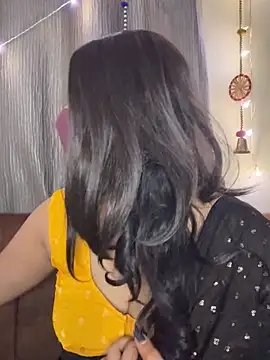 Snapshot of Dishasarmaa05 chatting on 10/23/25, 01:54 Dishasarmaa05 online show from 10/23/25, 01:54