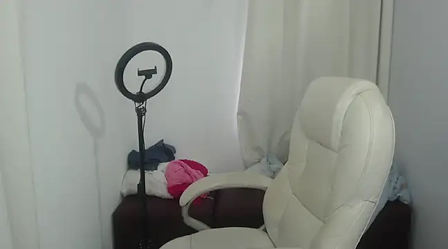 Snapshot of Mature_2025 chatting on 03/01/25, 12:23 Mature 2025 online show from 03/01/25, 12:23