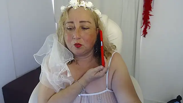 Snapshot of Mature_2025 chatting on 10/22/25, 05:02 Mature 2025 online show from 10/22/25, 05:02