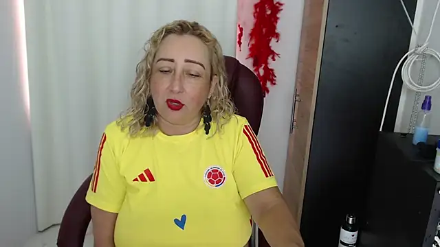 Mature 2025 online show from 06/17/26, 03:46