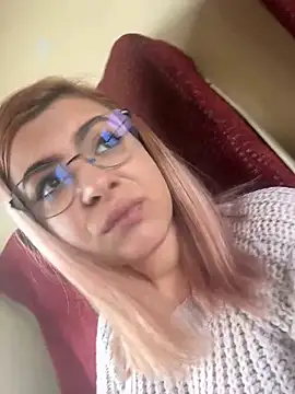 Snapshot of KittieHallo chatting on 03/03/25, 06:37 KittieHallo online show from 03/03/25, 06:37