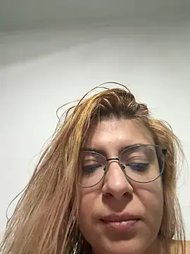 Snapshot of KittieHallo chatting on 03/07/25, 04:44 KittieHallo online show from 03/07/25, 04:44