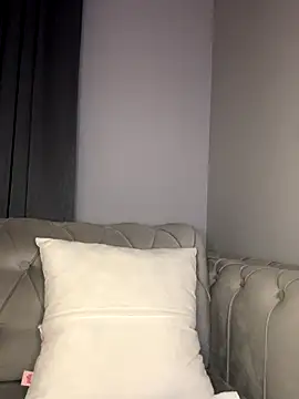 laraaaaaa online show from 10/27/25, 04:55