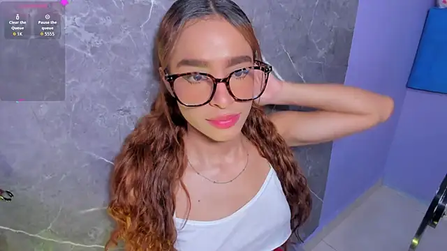 Snapshot of honey_sofii_ chatting on 06/11/26, 12:14 honey sofii online show from 06/11/26, 12:14