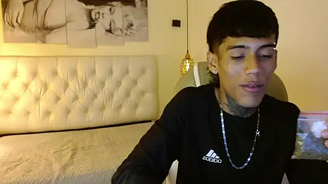 Snapshot of RyanKing19 chatting on 02/19/25, 01:06 RyanKing19 online show from 02/19/25, 01:06