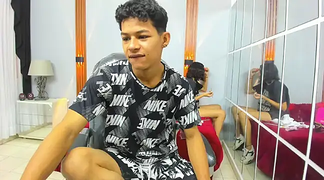 leslieanddrako online show from 03/04/25, 10:38