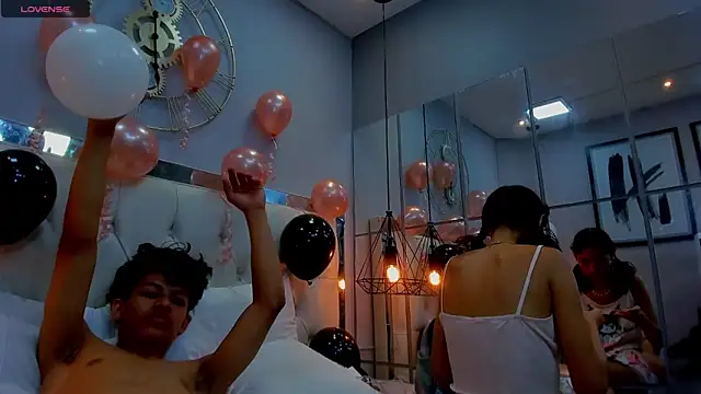 leslieanddrako online show from 10/14/25, 06:20