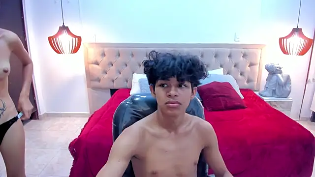 leslieanddrako online show from 11/28/25, 10:56