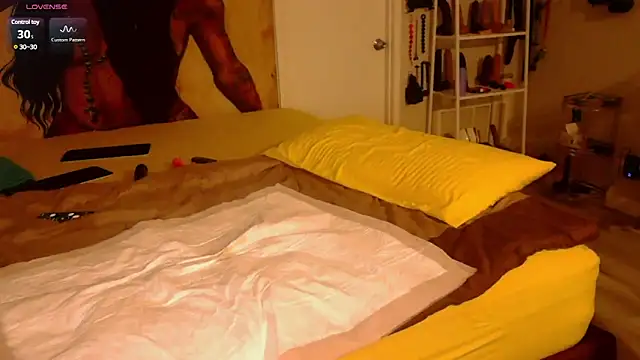 Queenanitadix online show from 03/15/25, 12:56