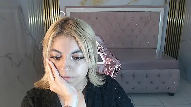 Snapshot of lili_conor_s chatting on 03/20/25, 10:10 lili conor s online show from 03/20/25, 10:10