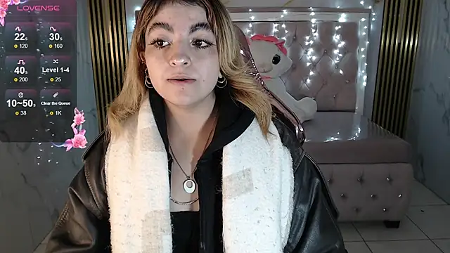 Snapshot of lili_conor_s chatting on 09/21/25, 03:30 lili conor s online show from 09/21/25, 03:30