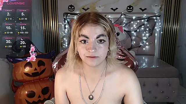 Snapshot of lili_conor_s chatting on 10/04/25, 03:48 lili conor s online show from 10/04/25, 03:48