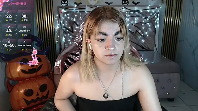 Snapshot of lili_conor_s chatting on 10/09/25, 03:48 lili conor s online show from 10/09/25, 03:48