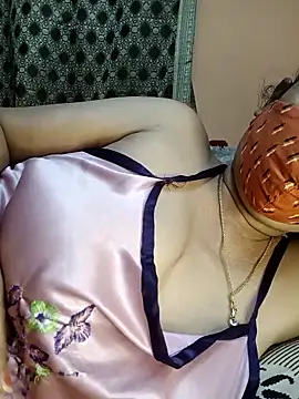 Snapshot of IND9876 chatting on 03/09/25, 05:06 IND9876 online show from 03/09/25, 05:06