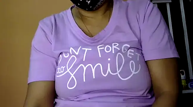 Snapshot of IND9876 chatting on 03/20/25, 09:48 IND9876 online show from 03/20/25, 09:48