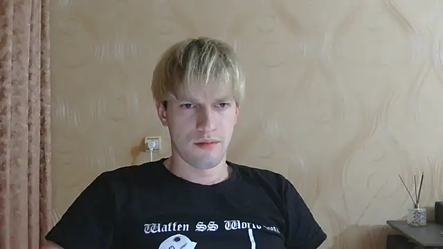 Snapshot of frama666 chatting on 05/17/26, 08:16 frama666 online show from 05/17/26, 08:16