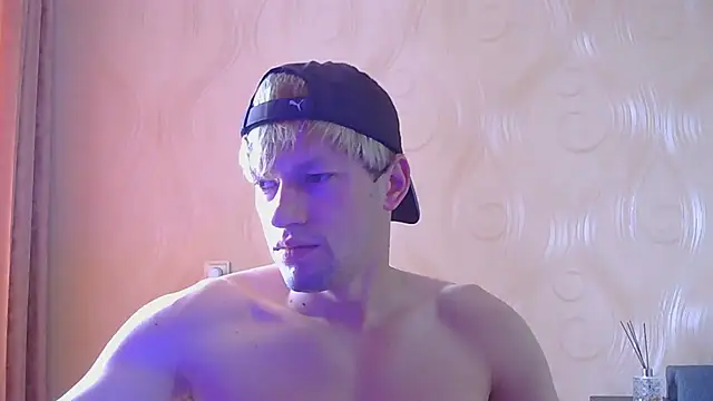 Snapshot of frama666 chatting on 05/19/26, 08:53 frama666 online show from 05/19/26, 08:53