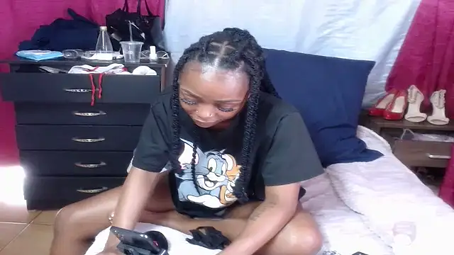 xxTatiannaxx online show from 10/30/25, 02:18