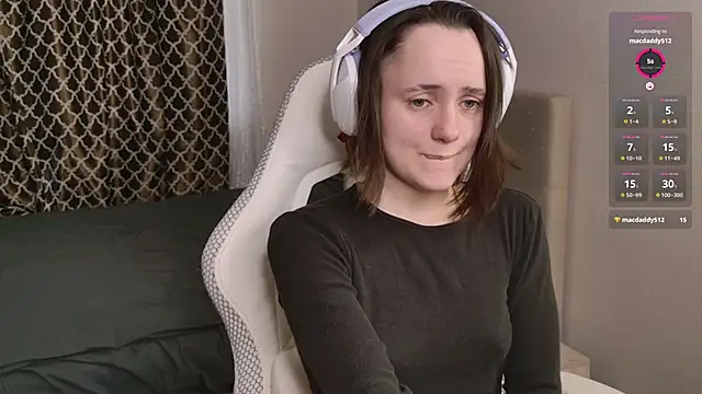 Luna Loveee online show from 09/29/25, 05:45