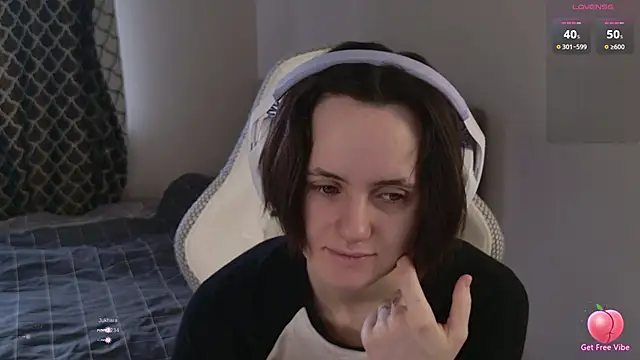 Luna Loveee online show from 03/30/26, 04:02