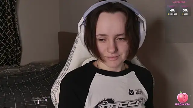 Luna Loveee online show from 04/01/26, 04:02