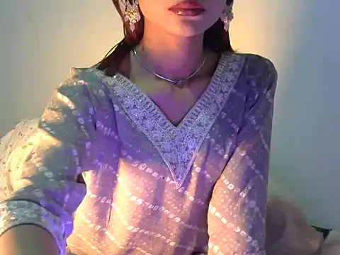  luckylips online show from 03/21/26, 11:48