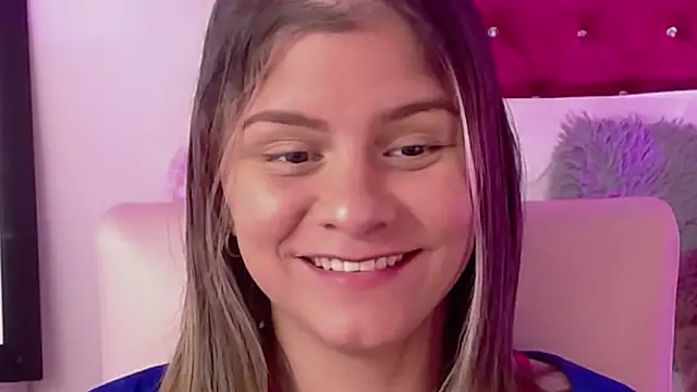 Snapshot of ValeAmayaa chatting on 03/11/25, 10:42 ValeAmayaa online show from 03/11/25, 10:42