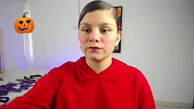 Snapshot of ValeAmayaa chatting on 10/12/25, 08:19 ValeAmayaa online show from 10/12/25, 08:19