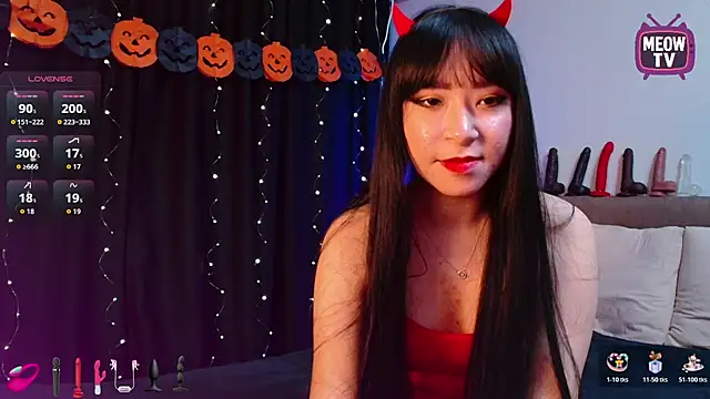 miyakimi0101 online show from 10/27/25, 02:04