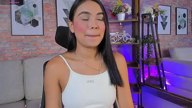 Lucia Brown  online show from 10/25/25, 12:51