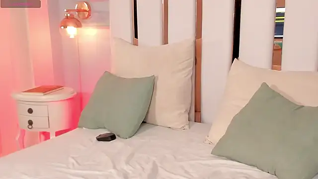 regina noctixx online show from 04/17/26, 07:00