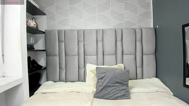 Natasha rose   online show from 09/12/25, 07:14