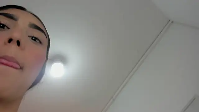 chloee ross online show from 03/18/25, 02:25