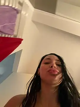 Mia Splash online show from 04/05/26, 08:33