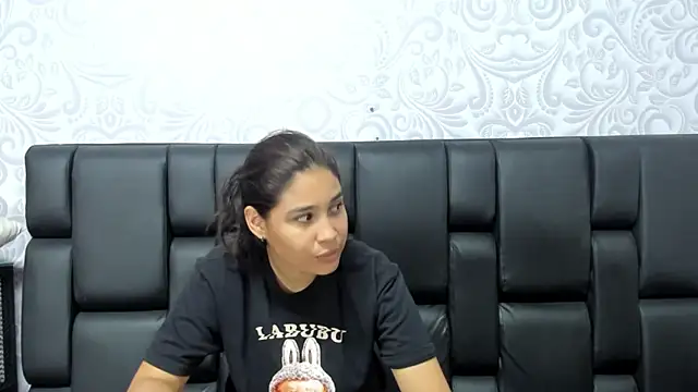 ElizaAndQuisha online show from 09/17/25, 01:13