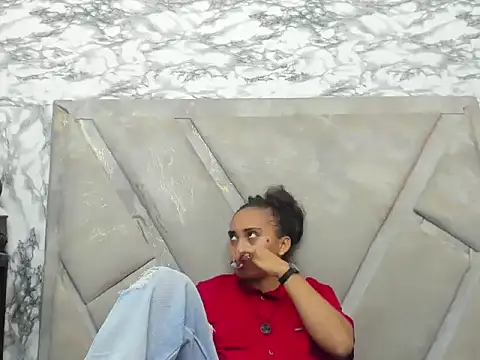 ElizaAndQuisha online show from 10/04/25, 01:09