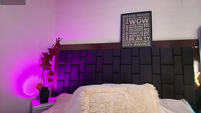 Lexi Howard  online show from 12/15/25, 02:16