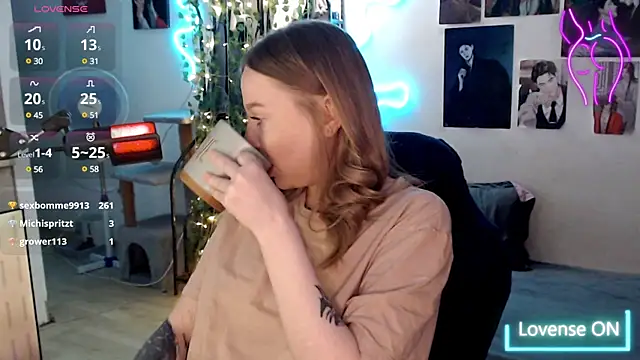 lissallor  online show from 03/02/25, 06:16