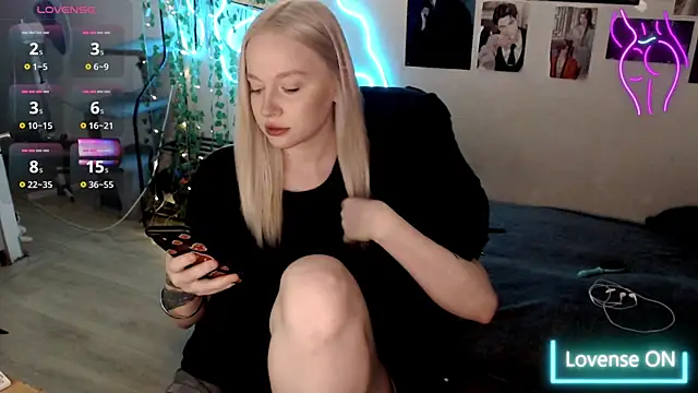 lissallor  online show from 03/21/25, 01:23