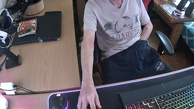 Snapshot of DerGeileLoveboy chatting on 09/12/25, 10:15 DerGeileLoveboy online show from 09/12/25, 10:15