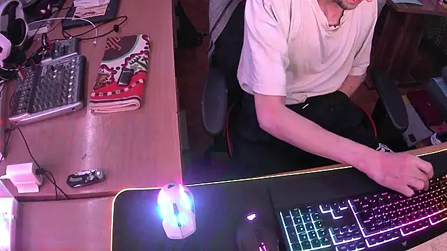 Snapshot of DerGeileLoveboy chatting on 10/10/25, 05:28 DerGeileLoveboy online show from 10/10/25, 05:28