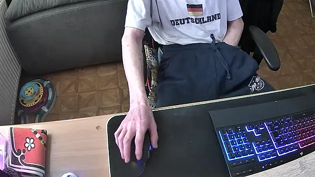 Snapshot of DerGeileLoveboy chatting on 10/30/25, 11:55 DerGeileLoveboy online show from 10/30/25, 11:55