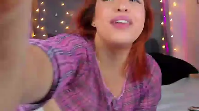 Snapshot of Anaroussew02 chatting on 02/27/25, 08:17 Anaroussew02 online show from 02/27/25, 08:17