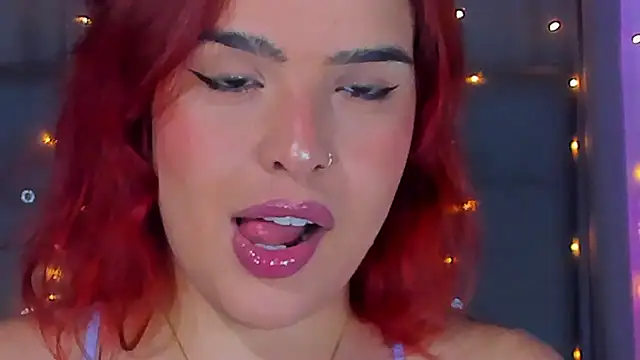 Snapshot of Anaroussew02 chatting on 03/08/25, 02:23 Anaroussew02 online show from 03/08/25, 02:23