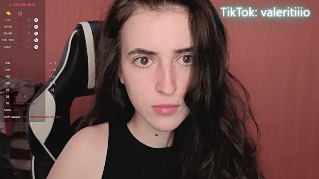 Snapshot of reaiss chatting on 09/15/25, 03:50 reaiss online show from 09/15/25, 03:50