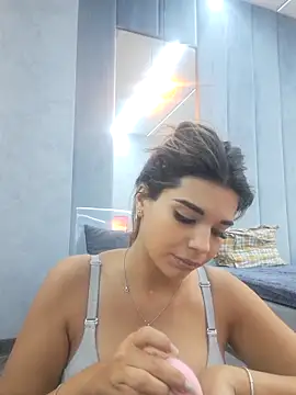 Snapshot of Bella_Posh chatting on 10/14/25, 07:20 Bella Posh online show from 10/14/25, 07:20