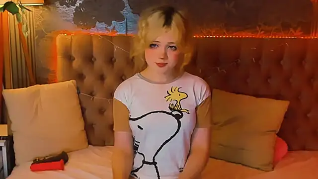 Snapshot of EmilyAngells chatting on 05/14/26, 06:31 EmilyAngells online show from 05/14/26, 06:31