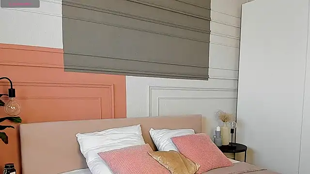 Snapshot of _BunnyDollStella_ chatting on 02/25/25, 07:31  BunnyDollStella  online show from 02/25/25, 07:31