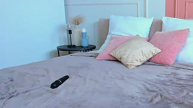 Snapshot of _BunnyDollStella_ chatting on 03/10/25, 05:54  BunnyDollStella  online show from 03/10/25, 05:54