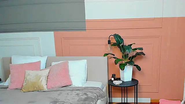 Snapshot of _BunnyDollStella_ chatting on 03/12/25, 12:42  BunnyDollStella  online show from 03/12/25, 12:42